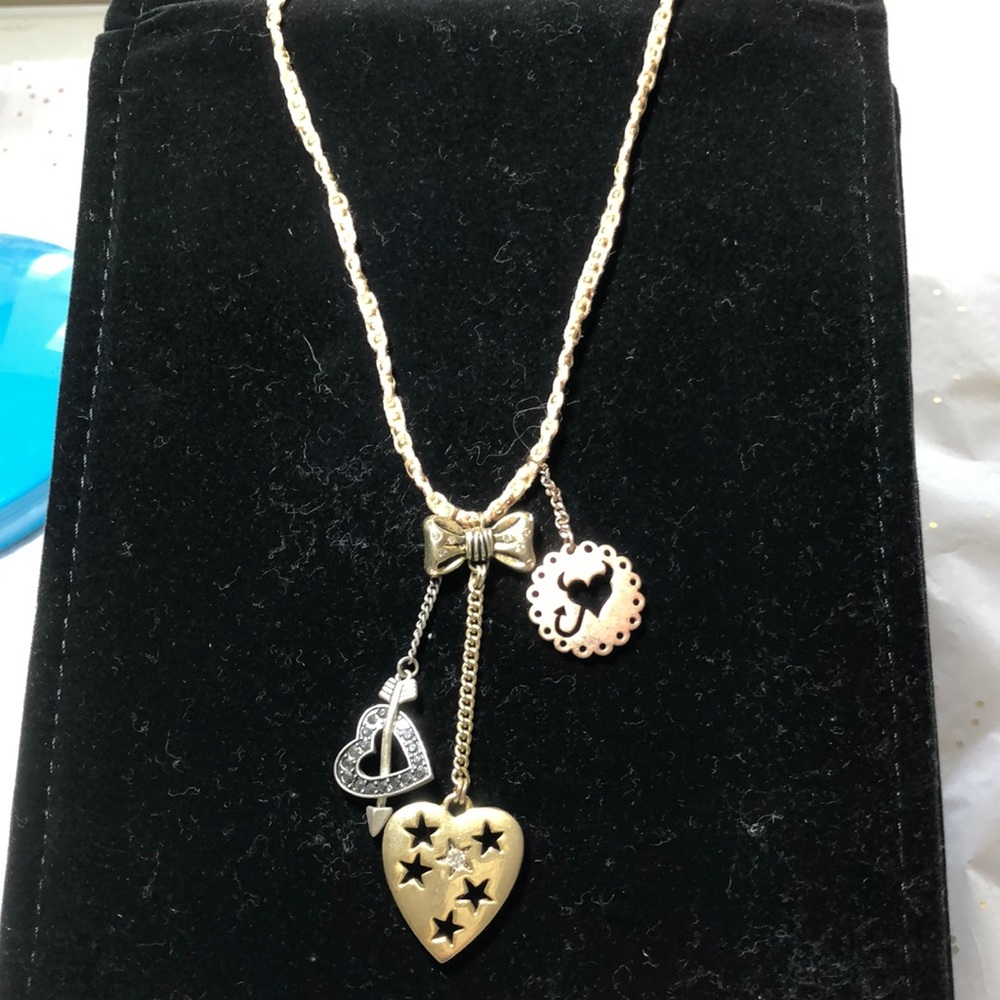 ❤️Betsey Johnson necklace❤️